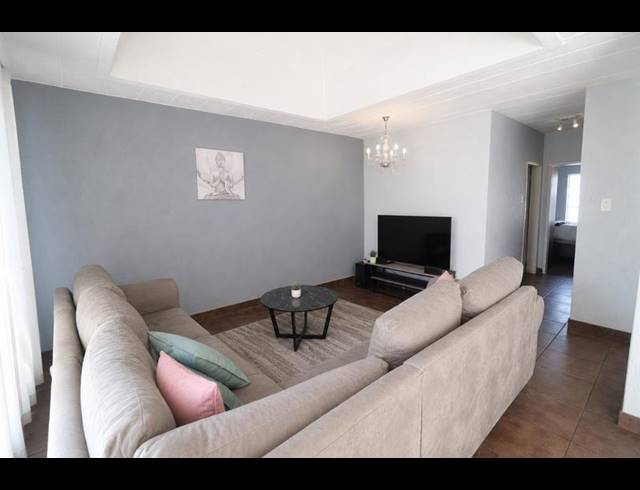 1 BEDROOM APARTMENT FOR SALE IN LONEHILL
